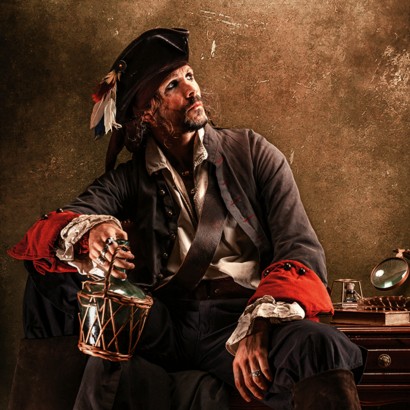 Ein Pirat mit Rum.